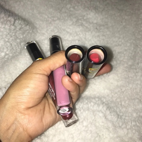 New/Sealed Revlon lipsticks/lip cream bundle - Picture 6 of 7